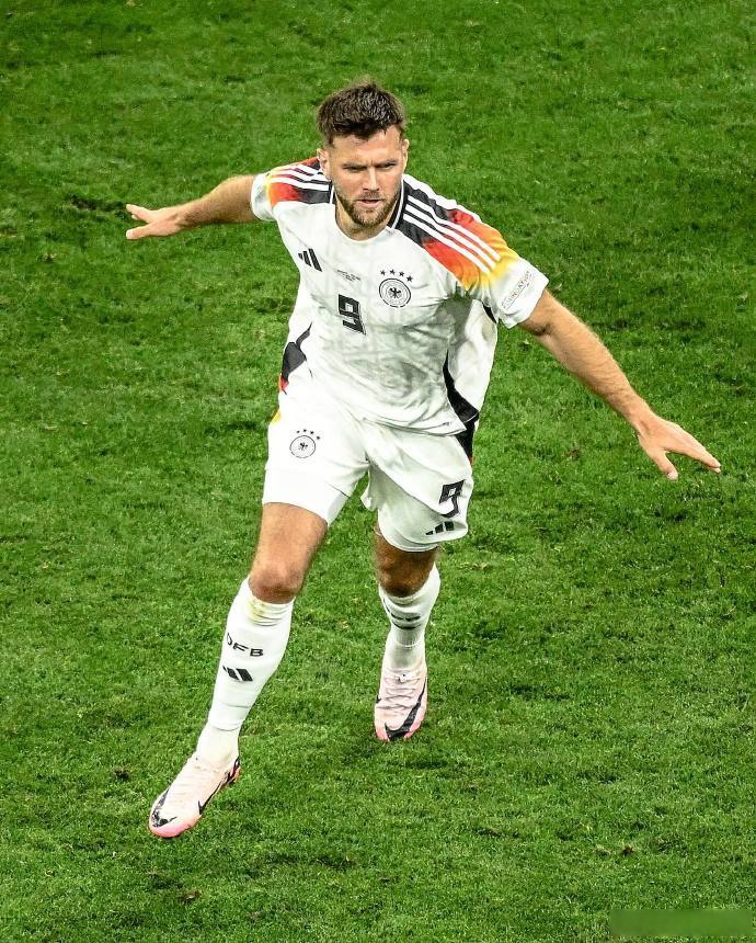 波兰队轻取德国队,波尔高光表现 波兰队轻取德国队,波尔高光表现