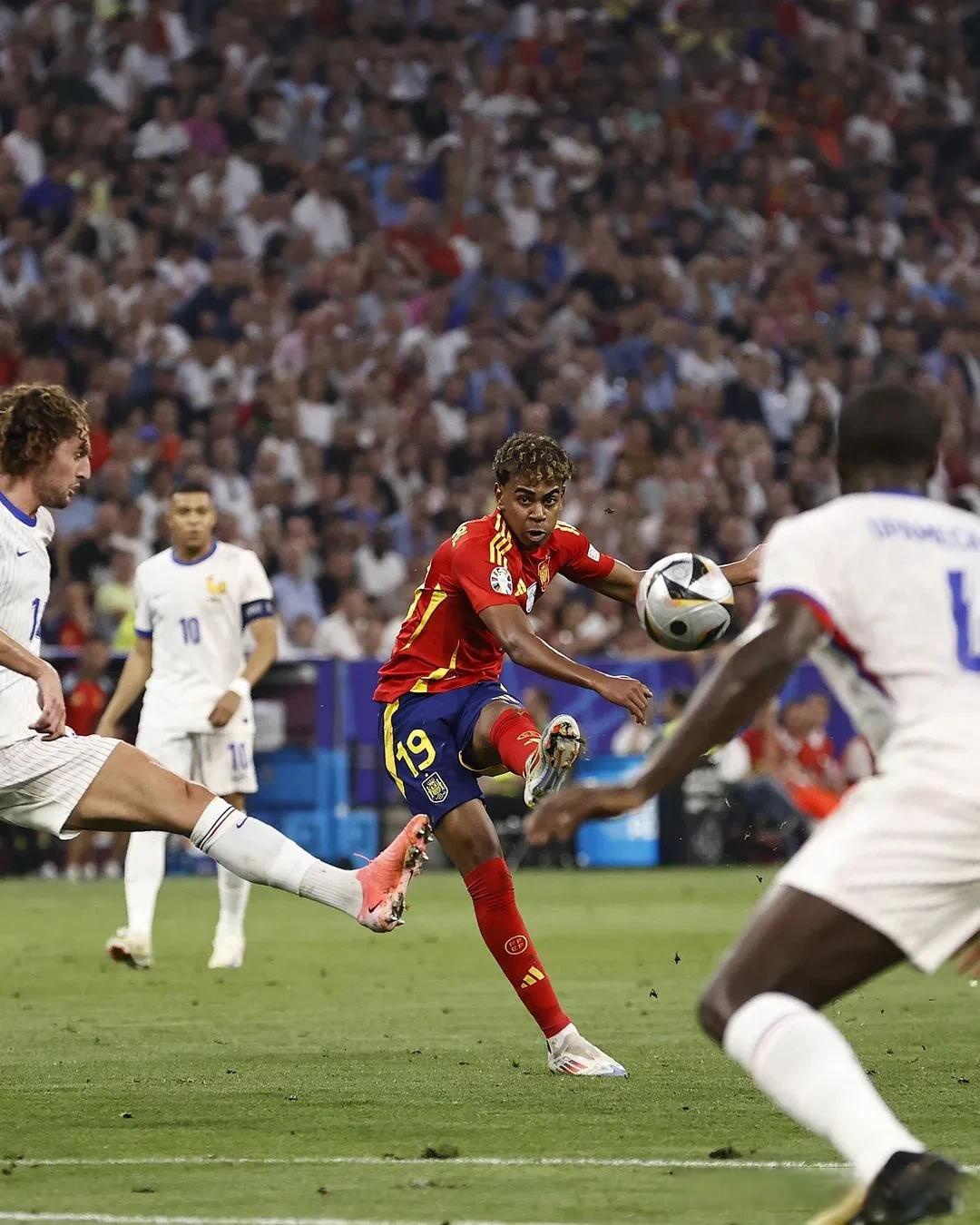 西班牙鏖战塞内加尔，卡瓦哈尔带队取胜